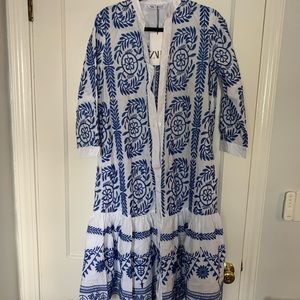 Flowy blue and white Zara dress midi size medium.